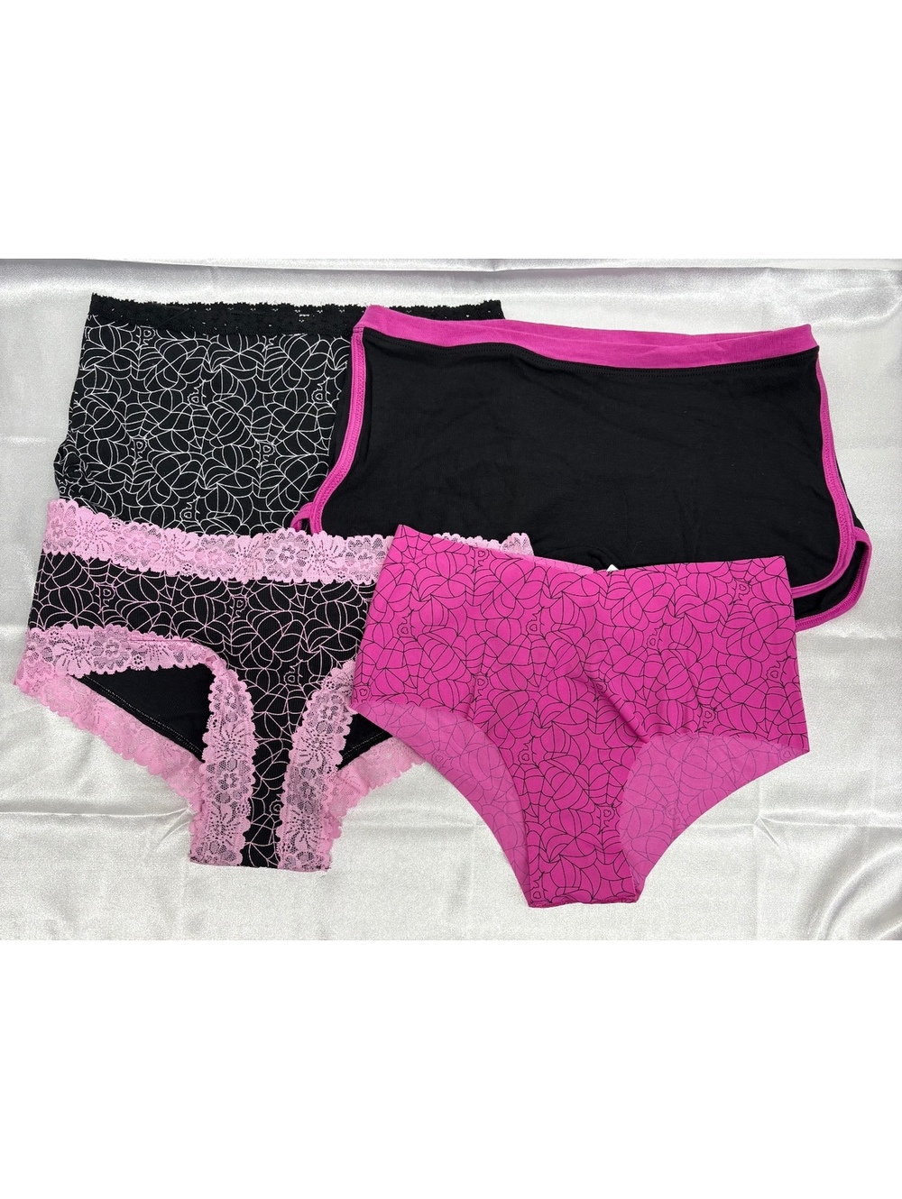 Victoria’s Secret PINK Halloween Panties Lot Of Four Pink And Black Size M NWT